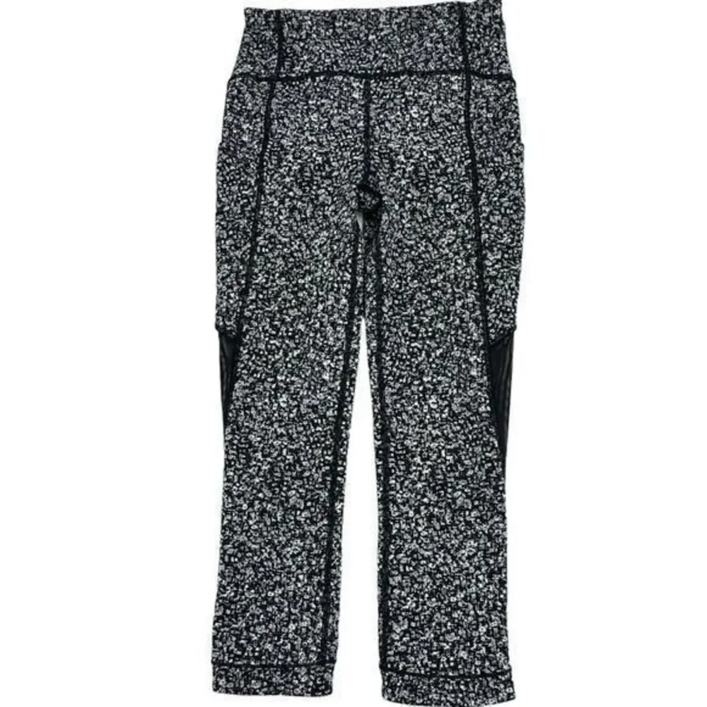 Lululemon Black/White Flower‎ Patterned Women's Leggings Exposed Seam Size 4